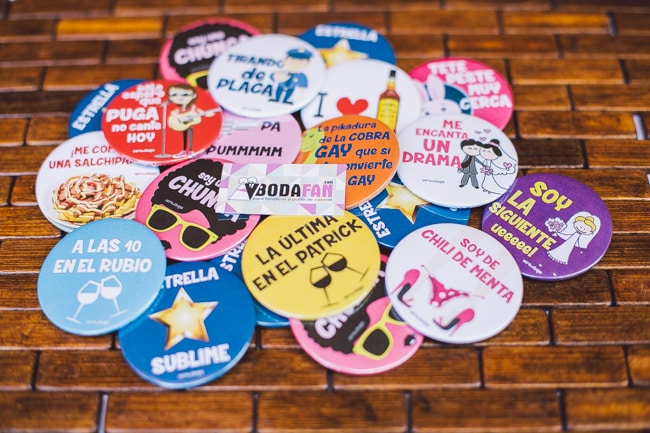 chapas-personalizadas-bodas2