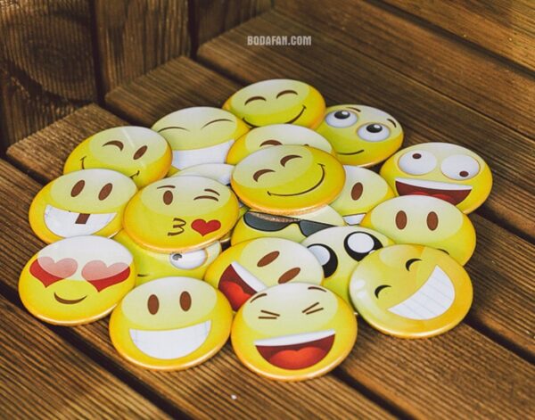 chapas-caretos-emoticones-bodas01