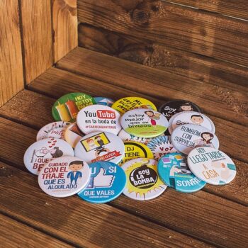 chapas-con-frases-para-bodas-sq10