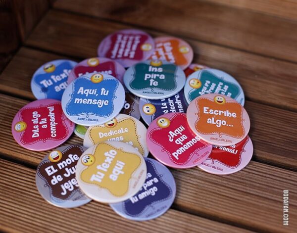 chapas-con-frases-personalizadas-bodas04