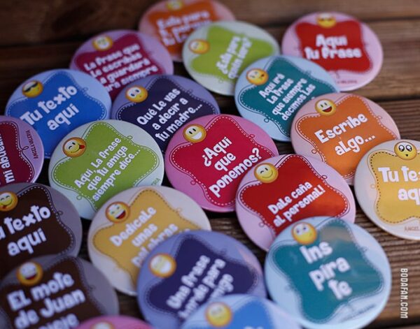 chapas-con-frases-personalizadas-bodas05