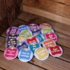 chapas-con-frases-personalizadas-bodas06