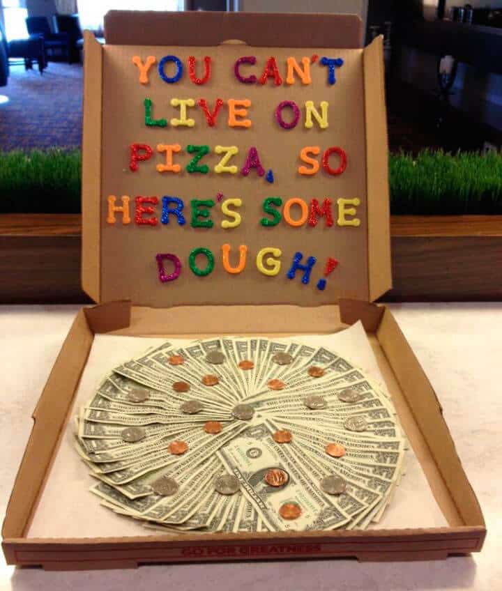 dinero-en-caja-pizza