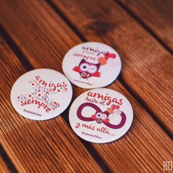 chapas-amigas-bodas-personalizadas4