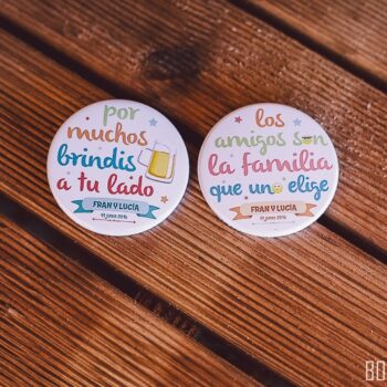 chapas-amigos-bodas1