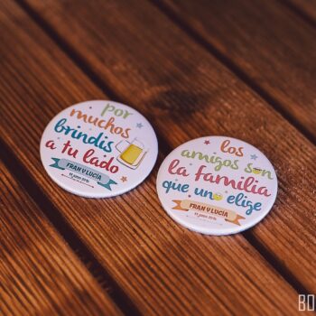 chapas-amigos-bodas3
