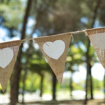 banderola-corazones-bodas-rafia5