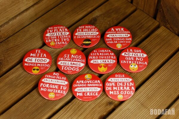 Chapas para despedidas de solteros muy bordes "al rojo vivo"