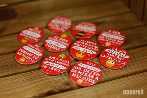 Chapas para despedidas de solteros muy bordes "al rojo vivo" - Imagen 6
