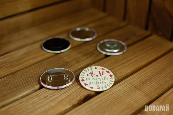 chapas-personalizadas-nombres-bodas-7