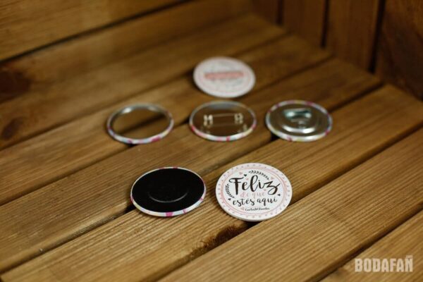 chapas-personalizadas-para-bodas-5