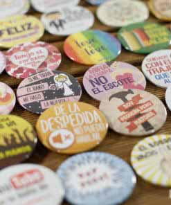 chapas-bodas-lesbianas-frases-divertidas-6