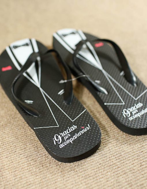 Chanclas playeras baratas para regalar a las invitadas de tu boda