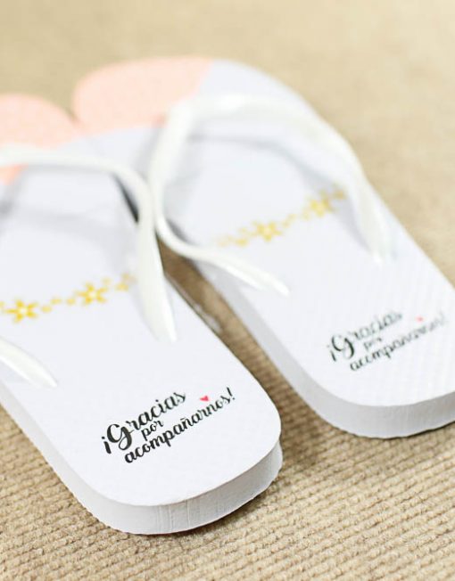 Chanclas playeras baratas para regalar a las invitadas de tu boda