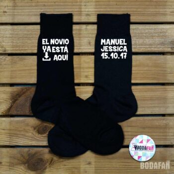 calcetines-personalizados-el-novio-ya-esta-aqui-1