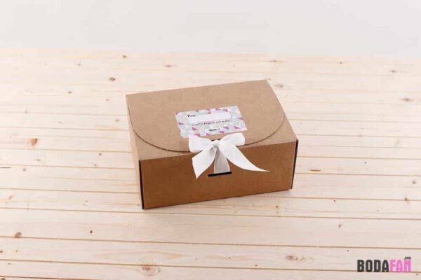 caja-forma-entrega-detalle-boda-personalizado-1