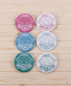chapas-recuerdo-boda-divertida-personalizada-flores-vintage