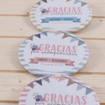 chapas-recuerdo-boda-personalizado-divertido-detalle