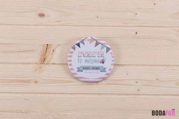 chapas-recuerdo-boda-personalizado-divertido-detalle