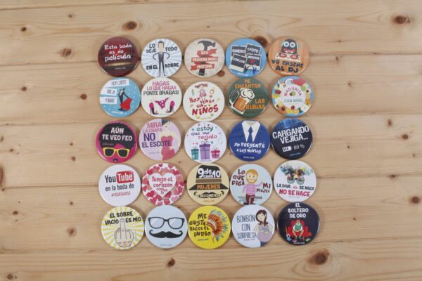 chapas-divertidas-personalizadas-para-bodas-gais