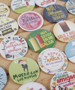 chapas-divertidas-personalizadas-para-bodas-gais