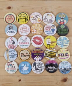 chapas-divertidas-personalizadas-para-bodas-gais