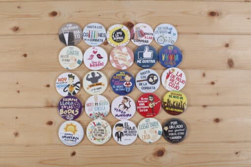 chapas-divertidas-personalizadas-para-bodas-gais